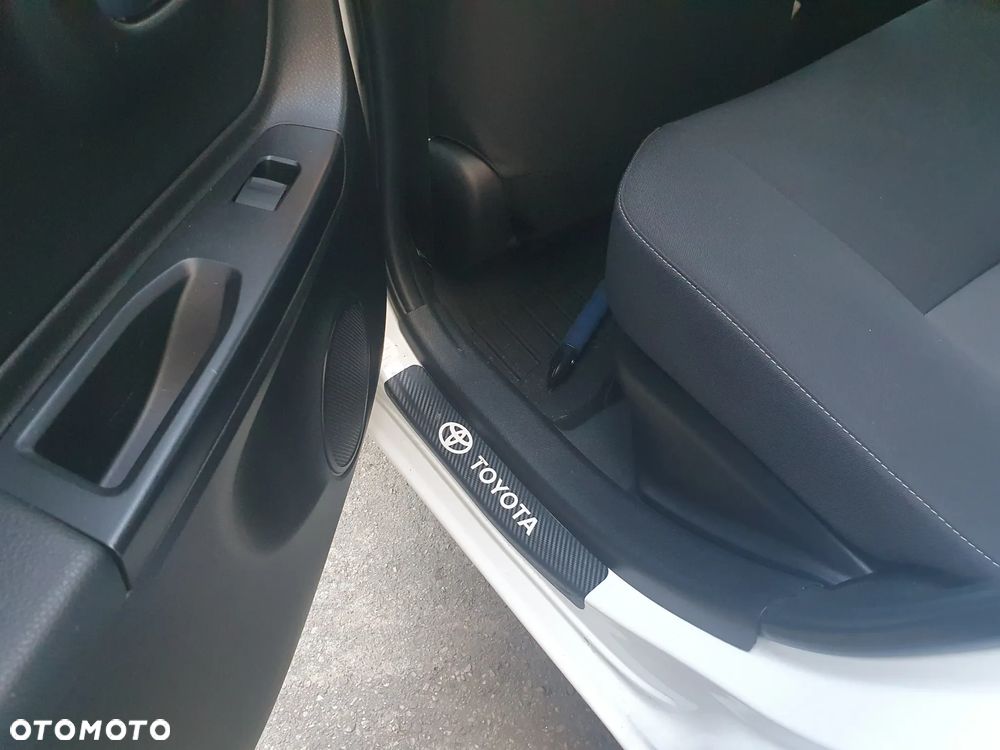 Toyota Yaris Hybrid 100 Premium - 11