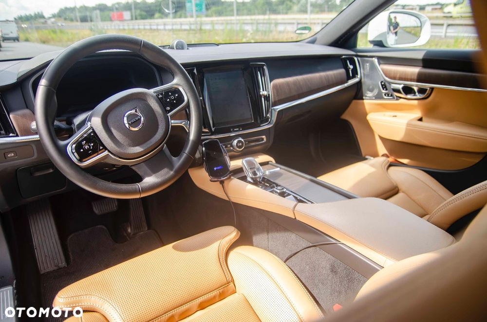 Volvo V90 Cross Country - 19