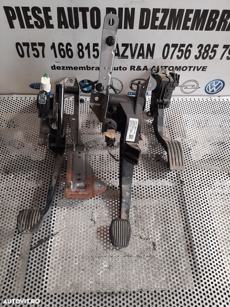 Pod Pedalier Pedala Frana Acceleratie Ambreiaj Ford Focus 2 Facelift Volan Stanga 1.6 Tdci 90 Cai Euro 5 Motor GPDA Dezmembrez Ford Focus 2 Facelift 1.6 Tdci Euro 5 Motor GPDA An 2008-2011 Volan Stanga - 4