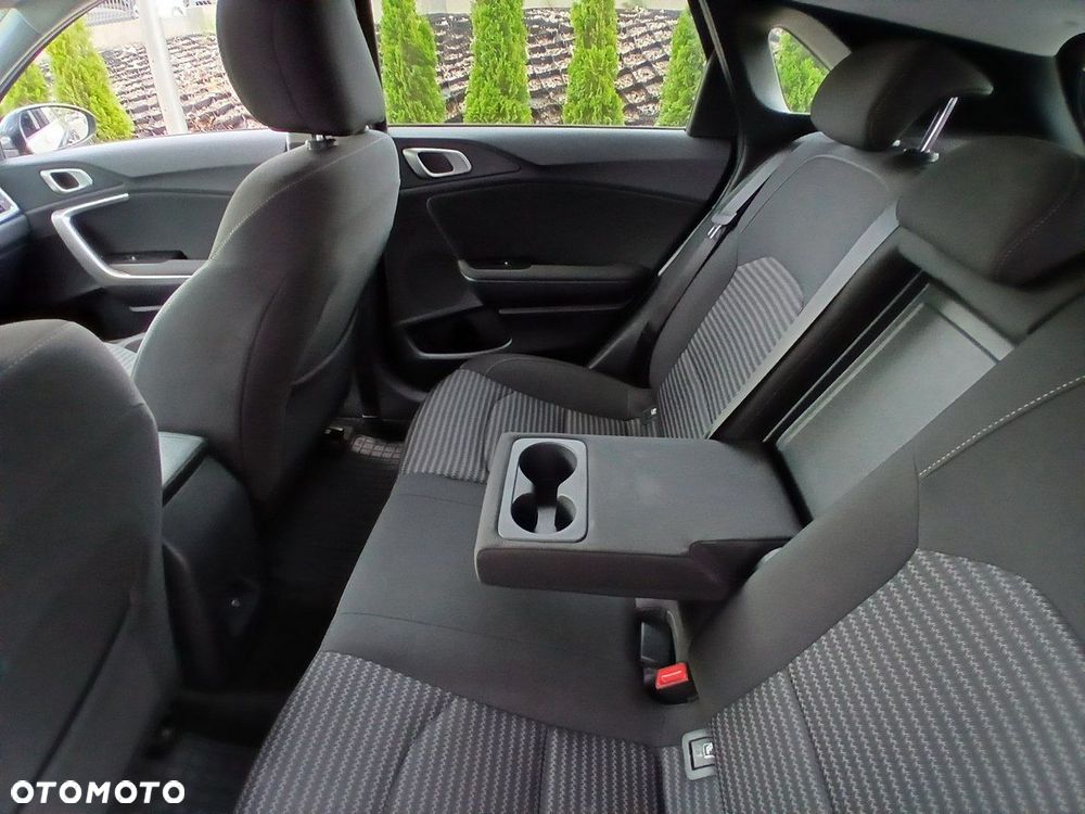 Kia Ceed 1.5 T-GDI M - 13