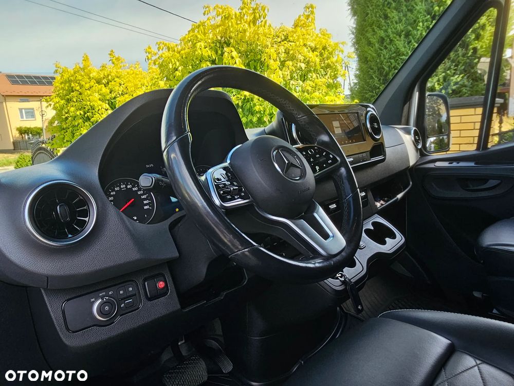 Mercedes-Benz Sprinter - 26