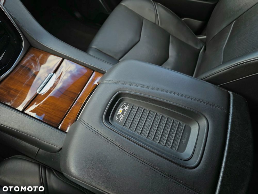 Cadillac Escalade ESV 6.2 V8 AWD AT Premium - 25