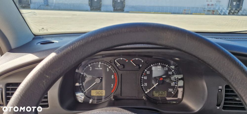 Skoda Octavia 1.6 LX - 10