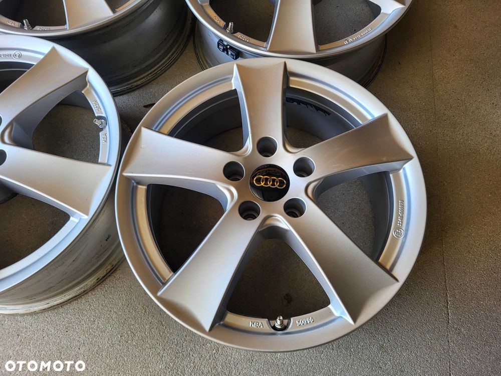 [934] Felgi aluminiowe 17 cali 7Jx17H2 AUDI A3 A4 A6 5X112 - 5