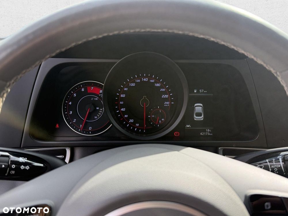 Hyundai Elantra 1.6 Smart CVT - 18