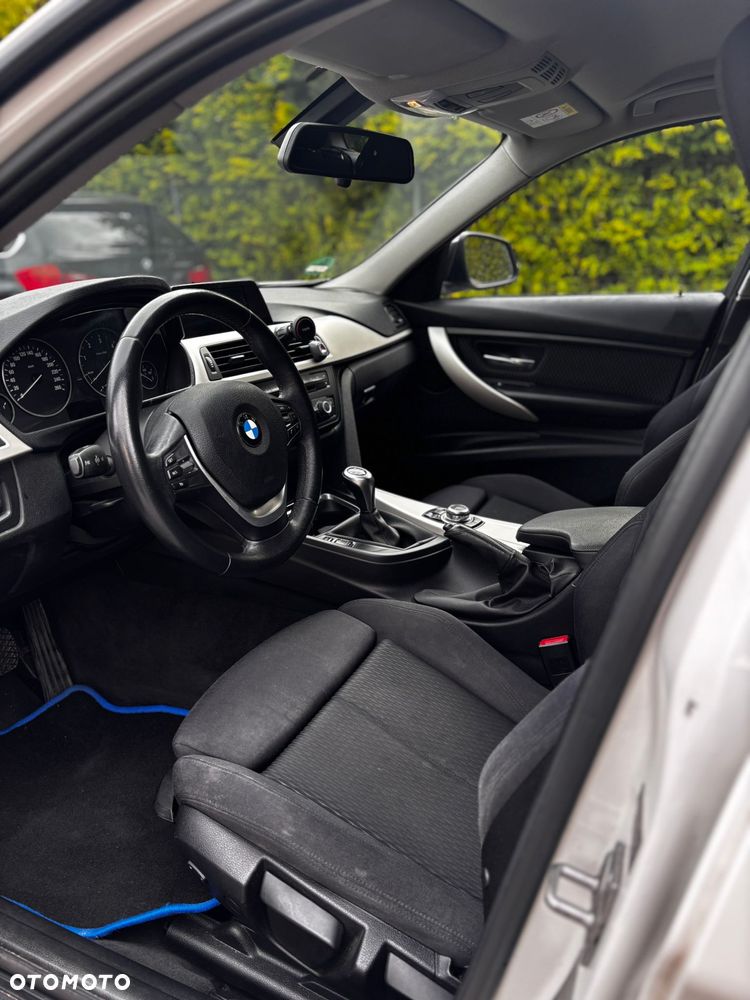 BMW Seria 3 318d DPF - 10
