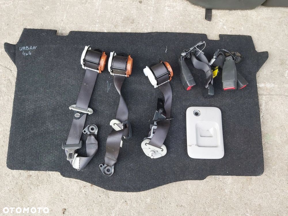 Toyota Urban Cruiser Fotele Skóra TYŁ PASY VAN 4x4 - 6