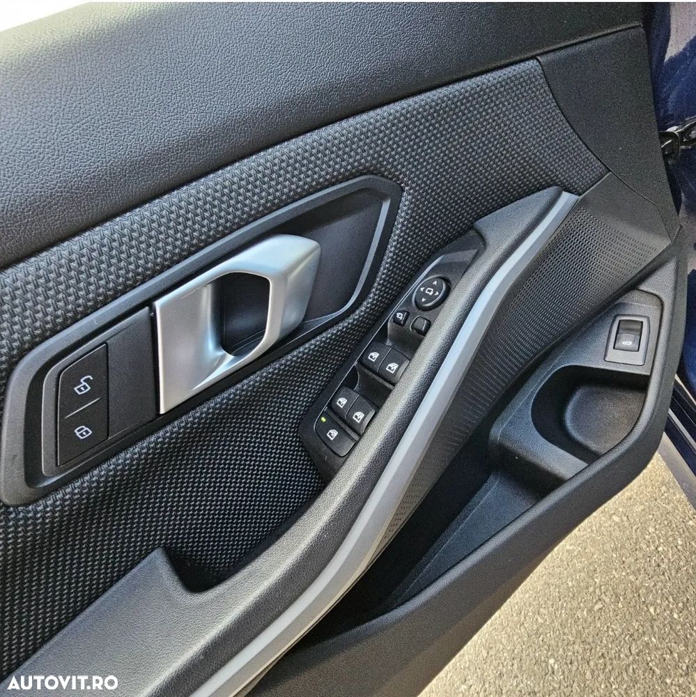 BMW Seria 3 318d Touring Aut. Sport Line - 17