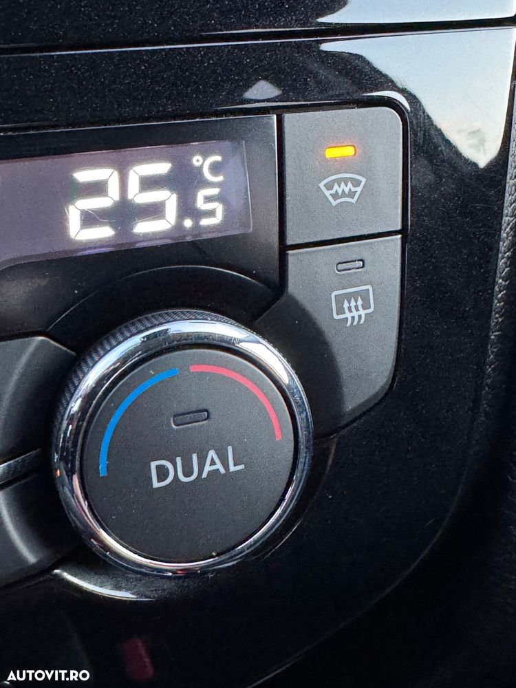 Nissan Qashqai 1.6 DCI Xtronic TEKNA+ - 29