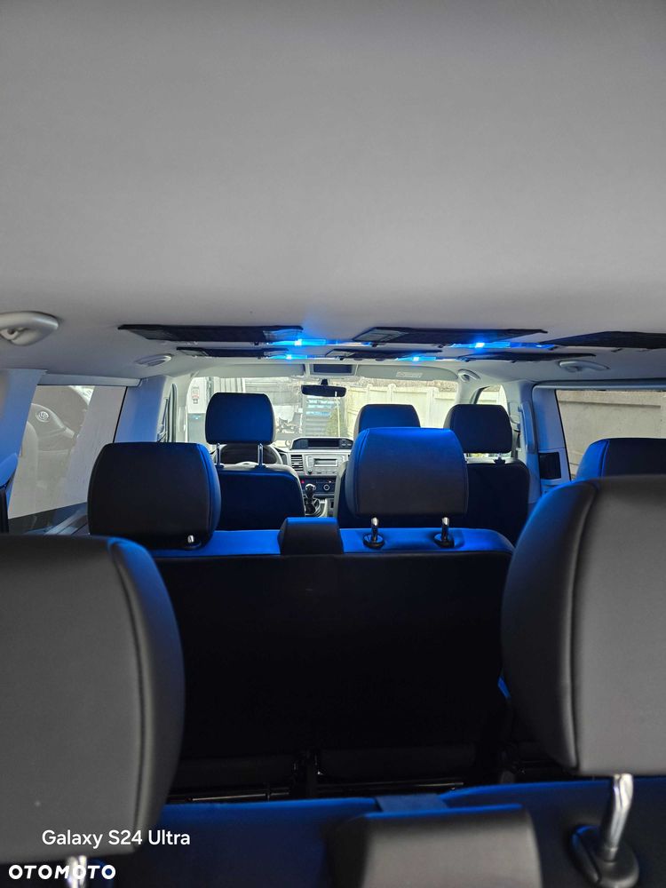 Volkswagen Caravelle - 6
