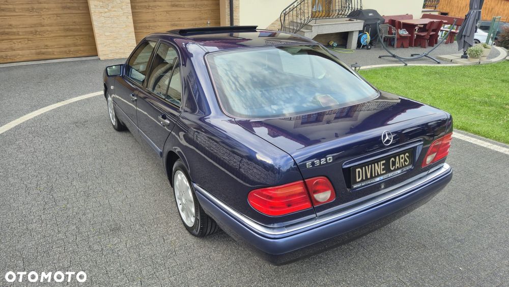 Mercedes-Benz Klasa E 320 Elegance - 12