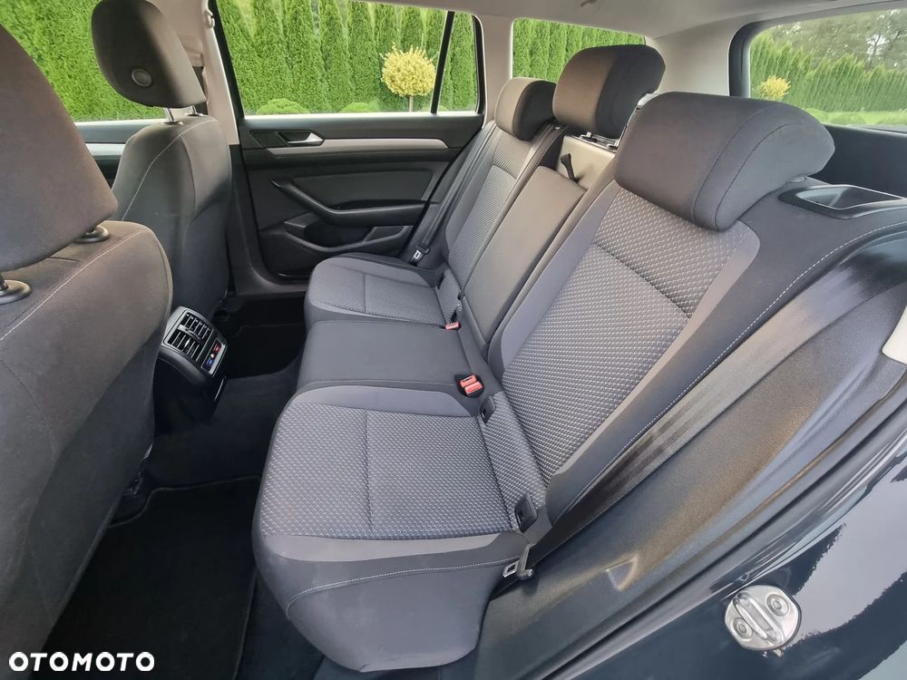 Volkswagen Passat Variant 2.0 TDI SCR DSG - 10