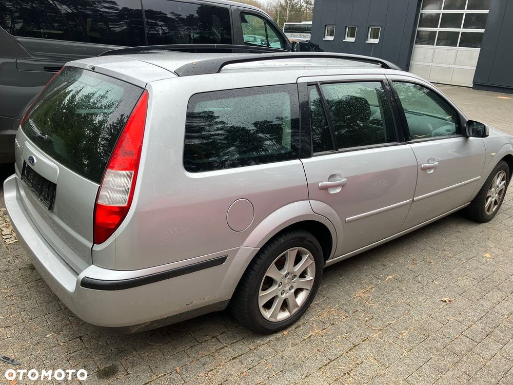 Ford Mondeo 1.8 Ghia - 4