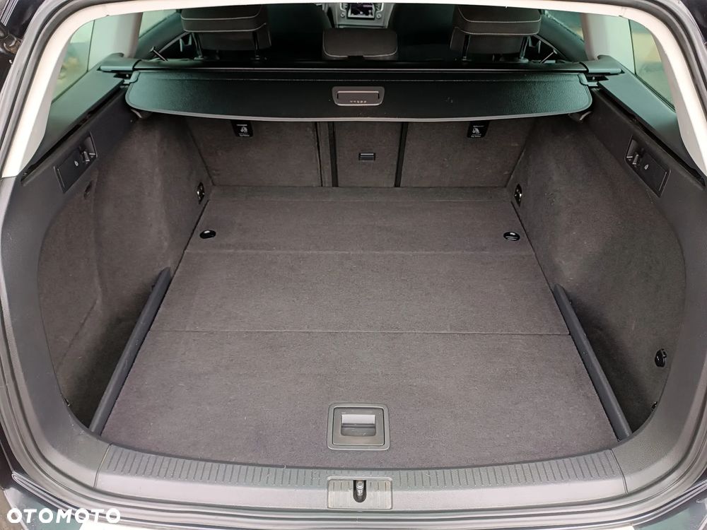 Volkswagen Golf 2.0 TDI BlueMotion Technology Lounge - 18