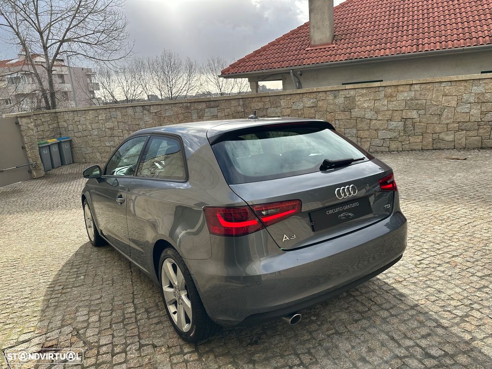 Audi A3 1.6 TDI Sport S tronic - 8