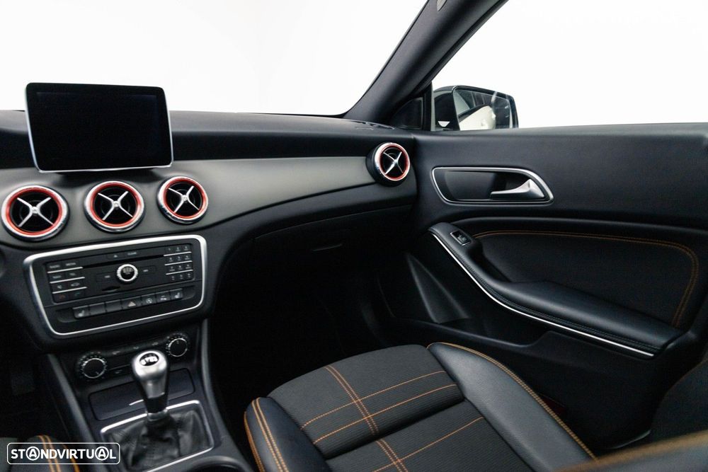 Mercedes-Benz CLA 200 (CDI) d Orange Art Edition - 16