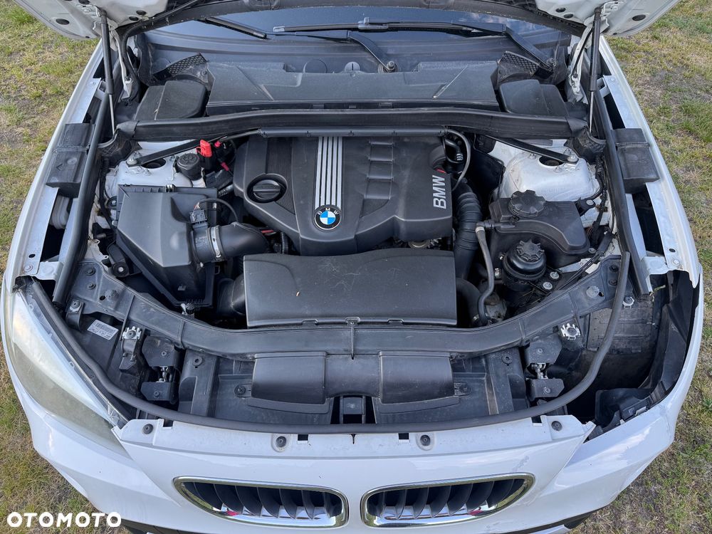 BMW X1 xDrive18d - 13