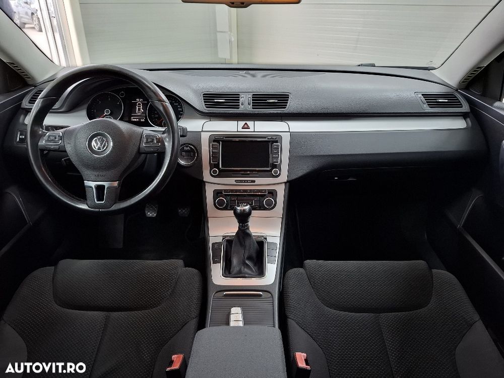 Volkswagen Passat 1.6 TDI DPF BlueMotion Technology Comfortline - 3