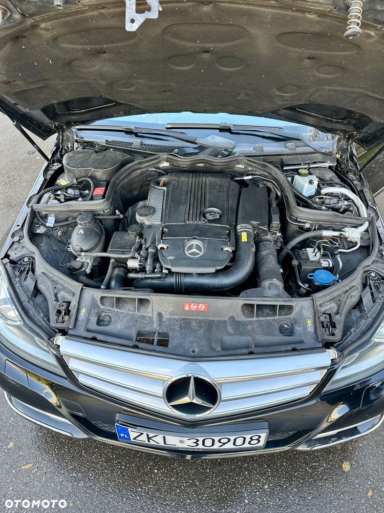 Mercedes-Benz Klasa C 200 CGI BlueEFFICIENCY Avantgarde - 11