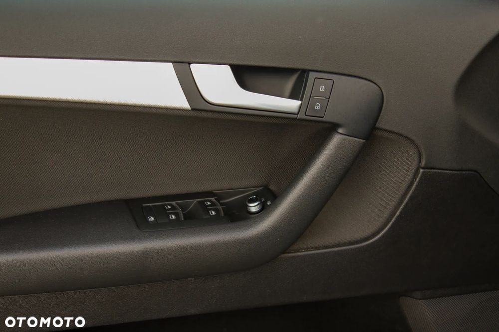 Audi A3 Sportback 2.0 TDI DPF (DSG) S tronic Ambiente - 30