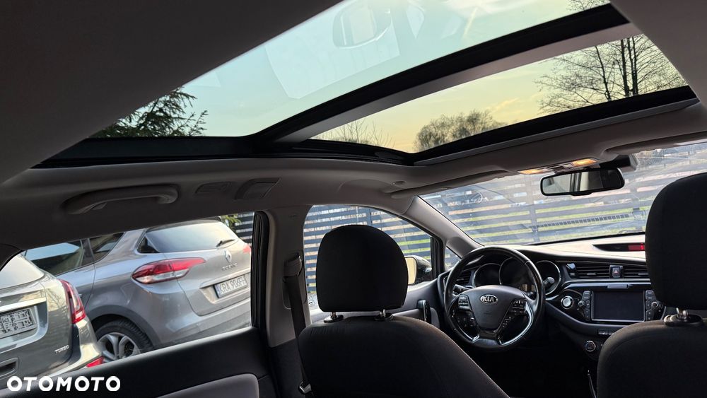 Kia Ceed 1.6 CRDi 136 ISG Platinum Edition - 33