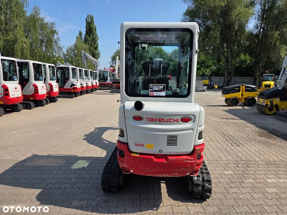 Takeuchi Koparka Minikoparka Takeuchi TB225 V3 Powertilt + 3 łyżki - 3