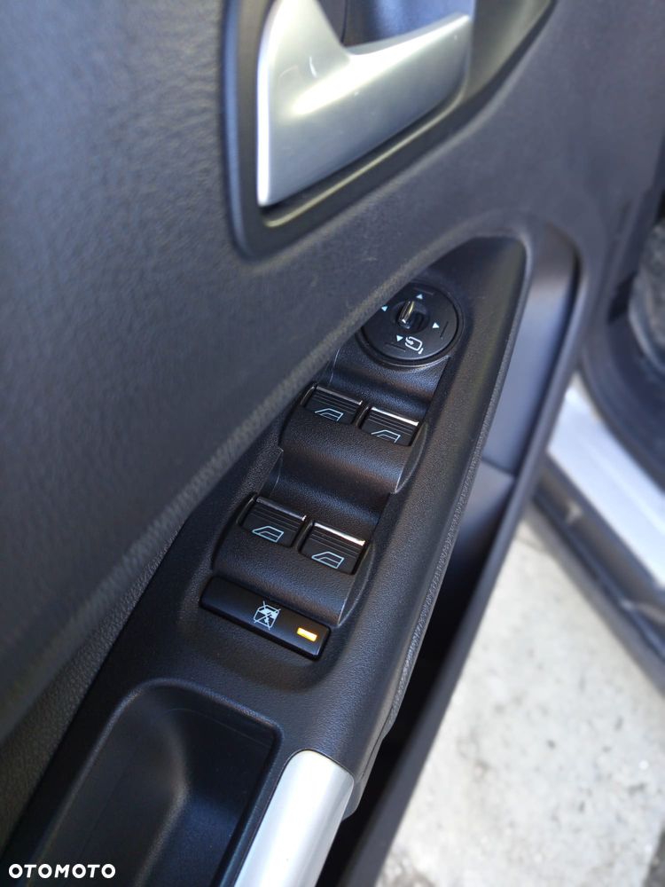 Ford Tourneo Connect Grand - 18