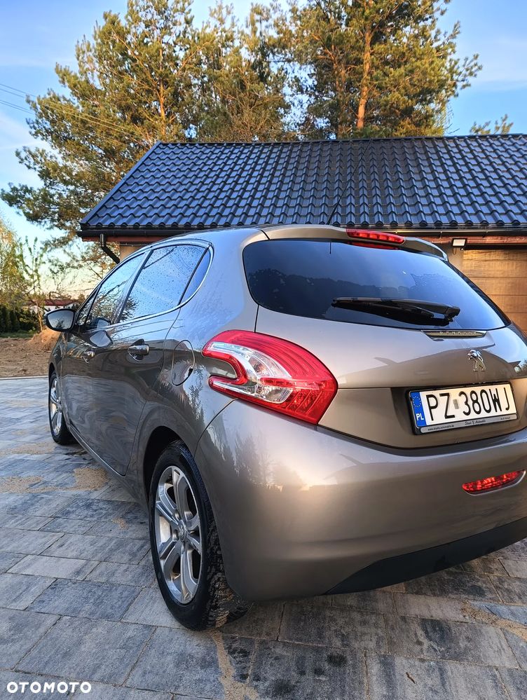 Peugeot 208 1.6 e-HDi Allure STT - 6