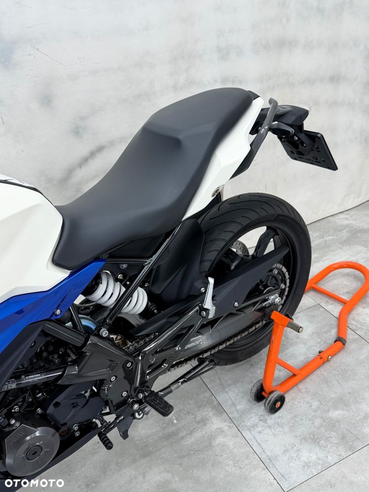 BMW G - 21