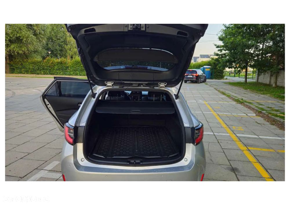 Toyota Corolla 1.8 Hybrid Comfort - 16