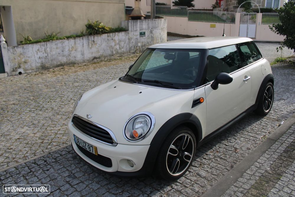 MINI 3 Portas One D - 6