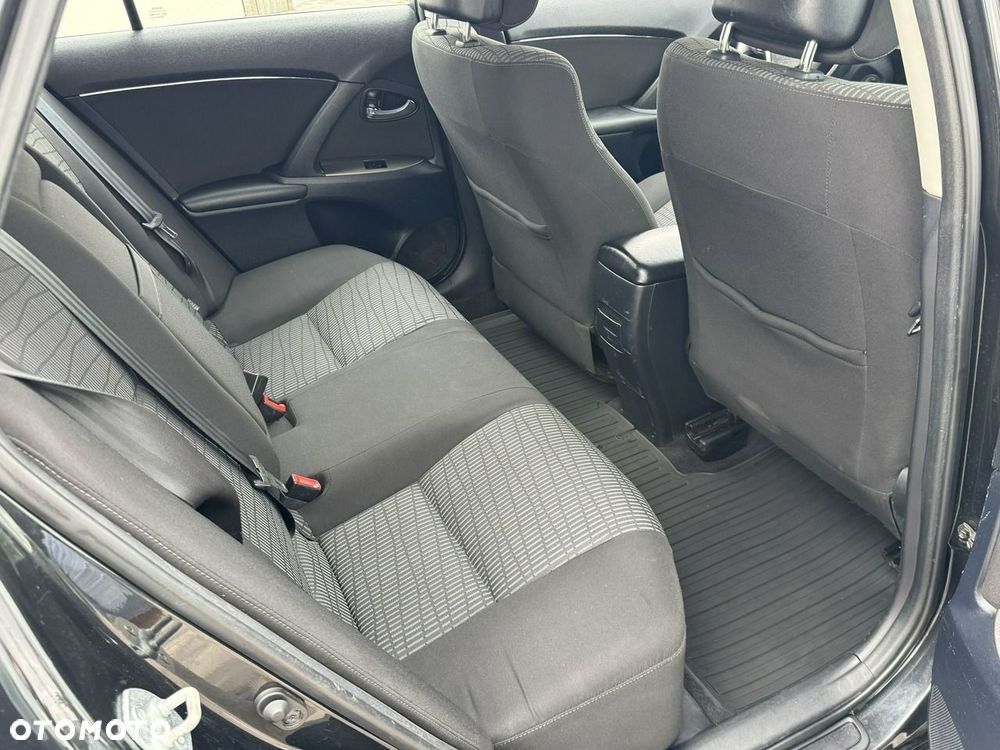 Toyota Avensis - 7