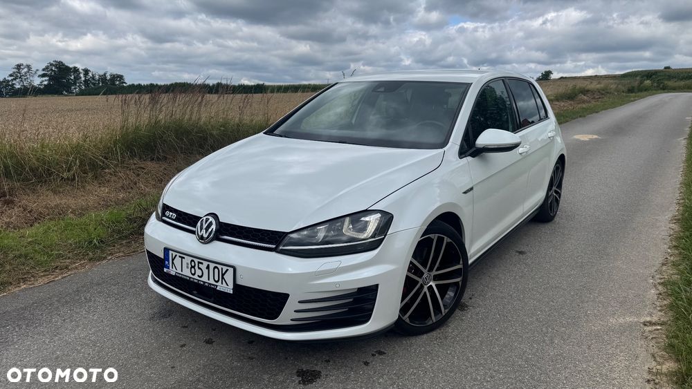 Volkswagen Golf - 6