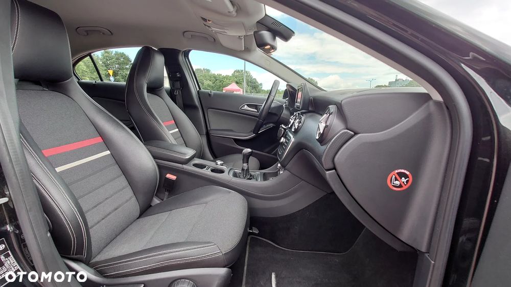 Mercedes-Benz Klasa A 180 (BlueEFFICIENCY) - 25