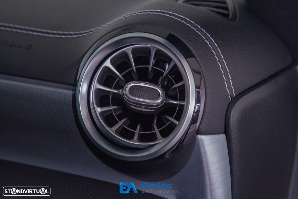 Mercedes-Benz CLA 250 - 42