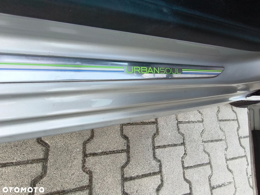 Peugeot 208 PureTech 82 Urban Move - 12