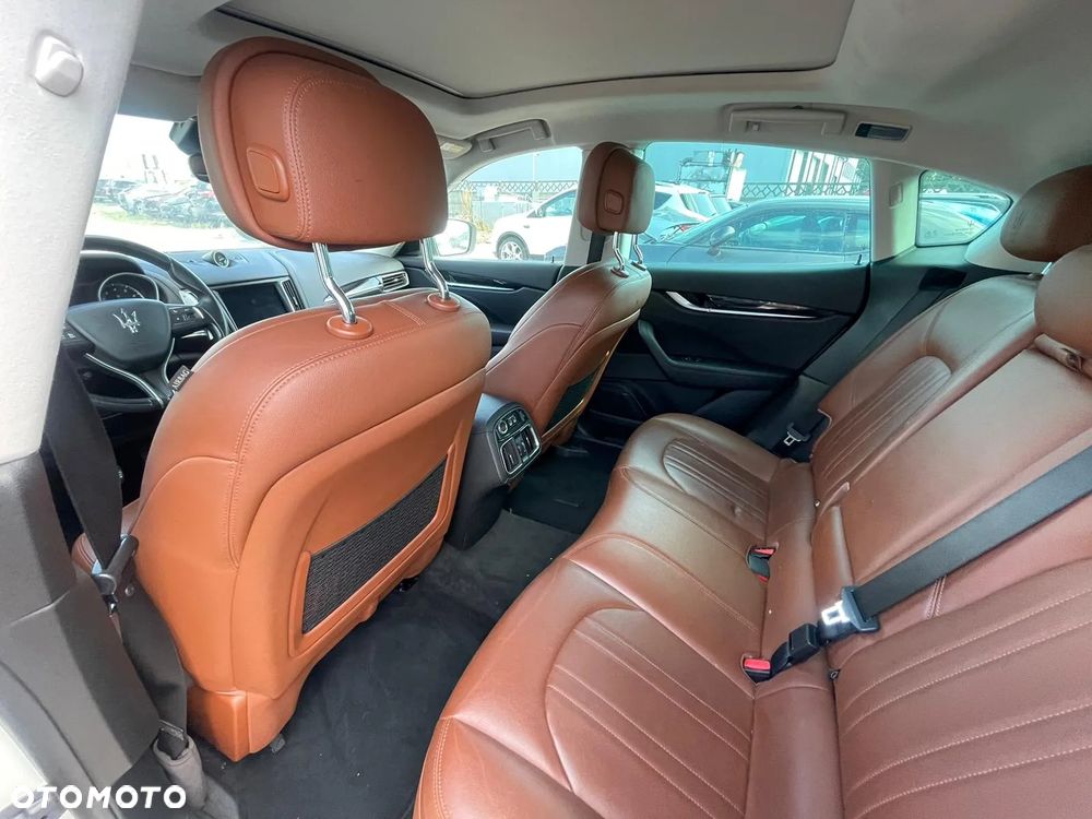 Maserati Levante Q4 - 11