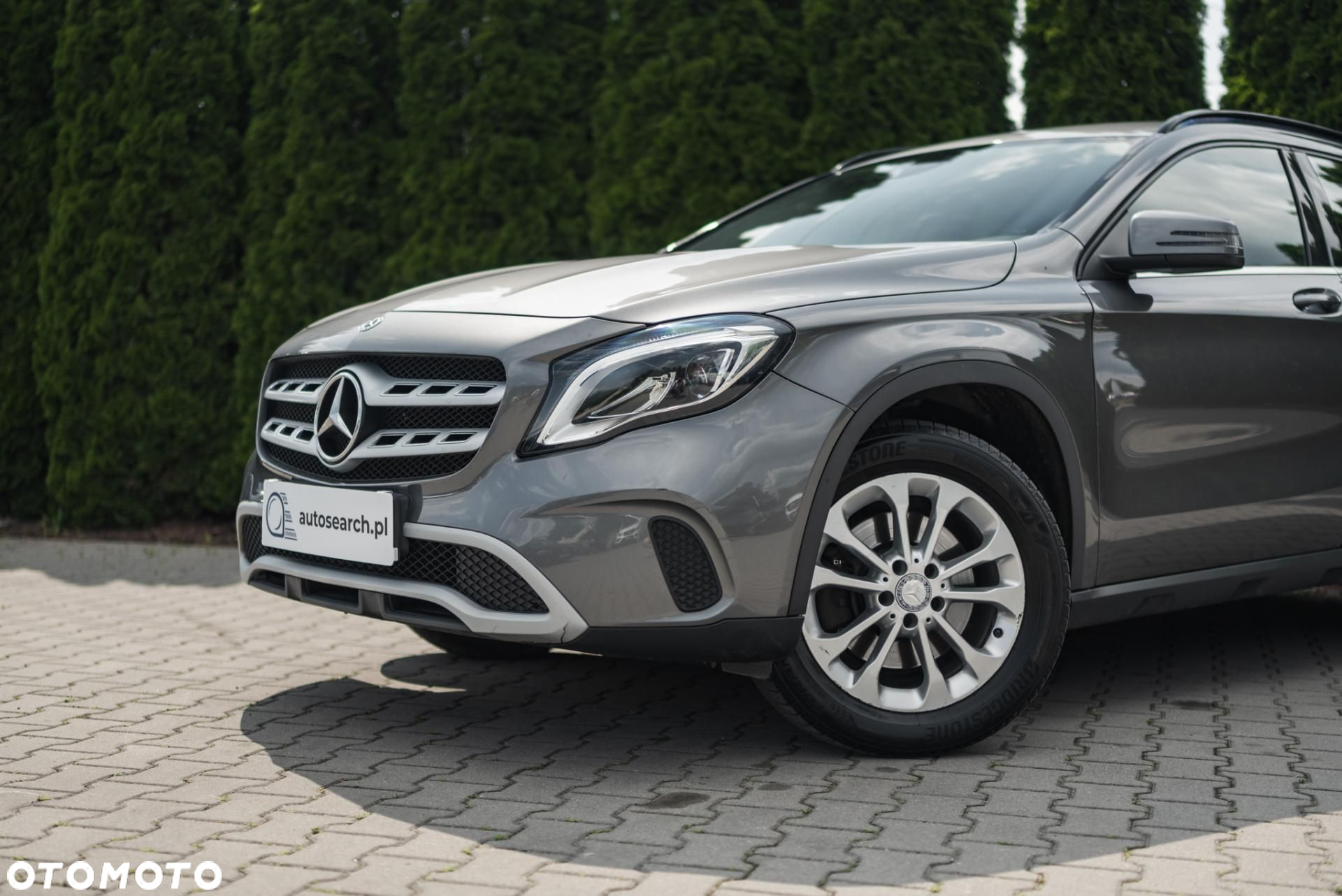 Mercedes-Benz GLA - 38