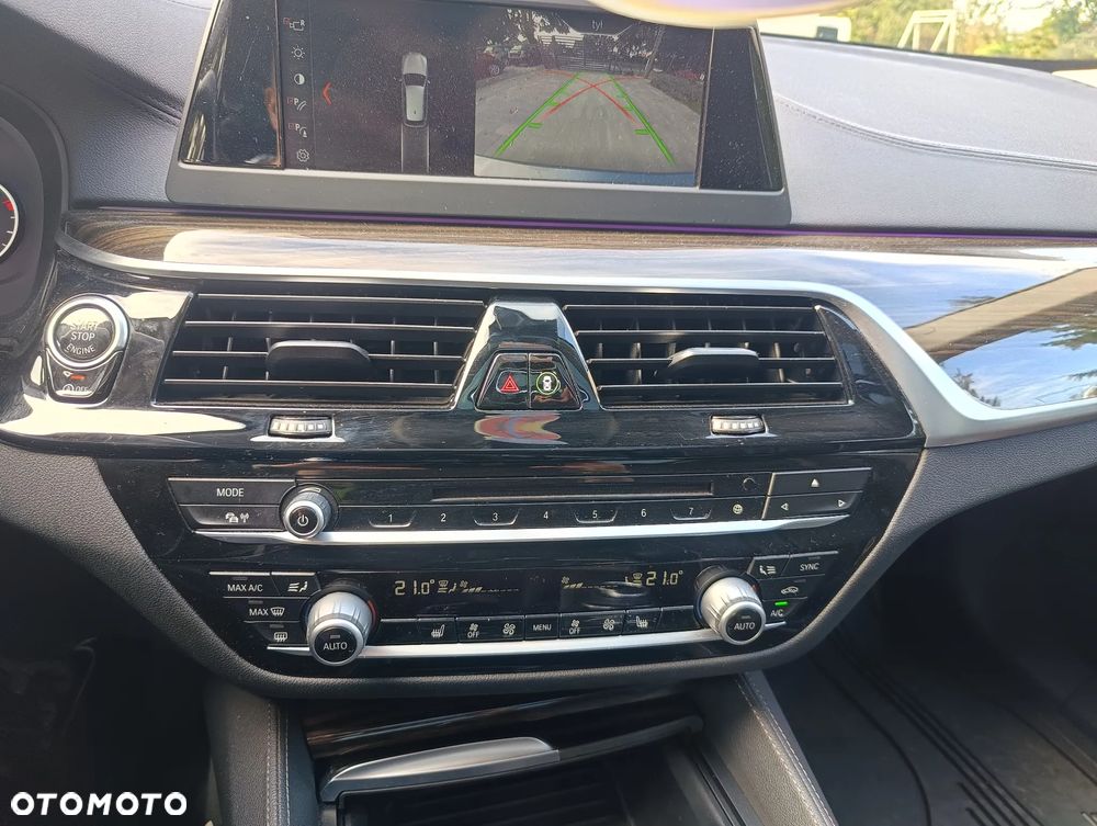 BMW Seria 5 525d Touring Luxury Line - 18