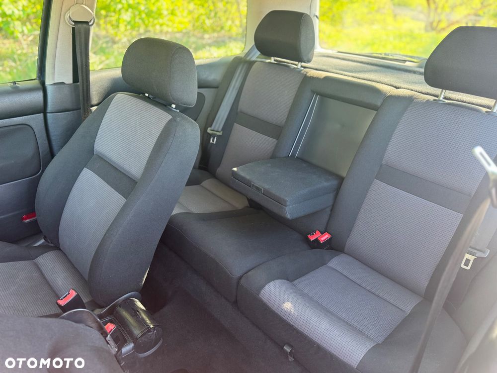 Volkswagen Golf - 21