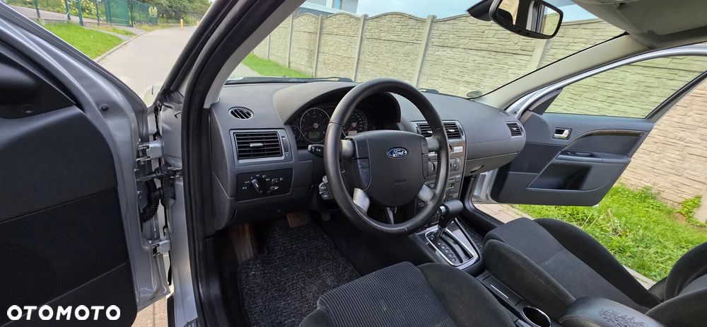 Ford Mondeo 2.0 Ghia Executive - 18