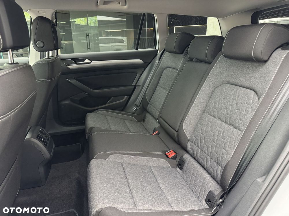 Volkswagen Passat - 15