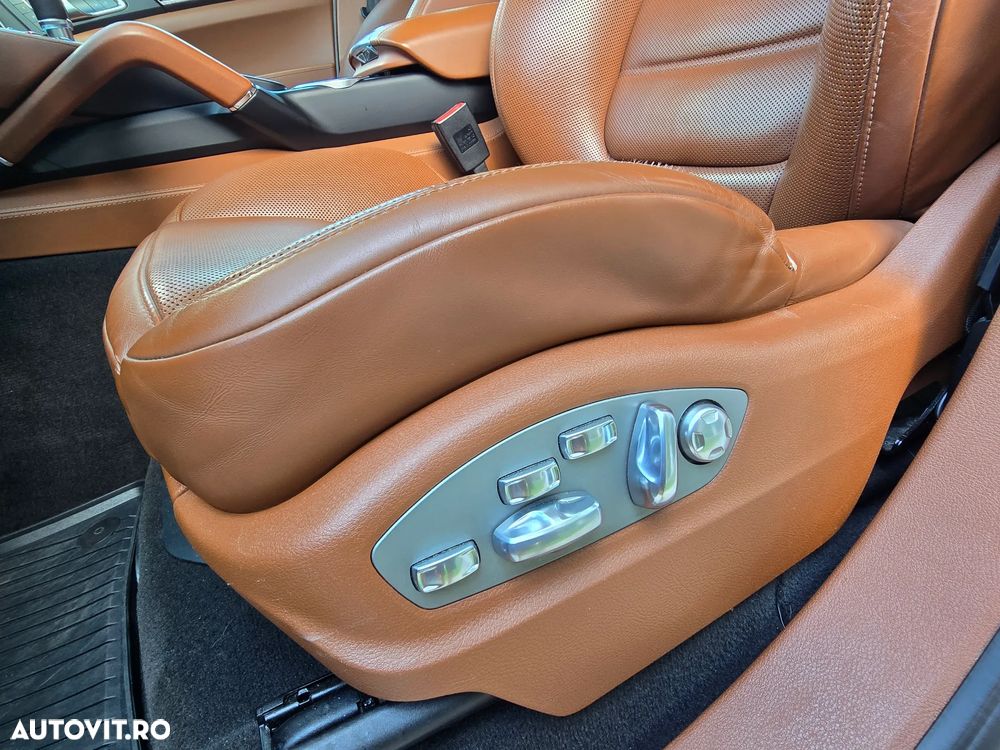 Porsche Cayenne 4.2 L S - 14