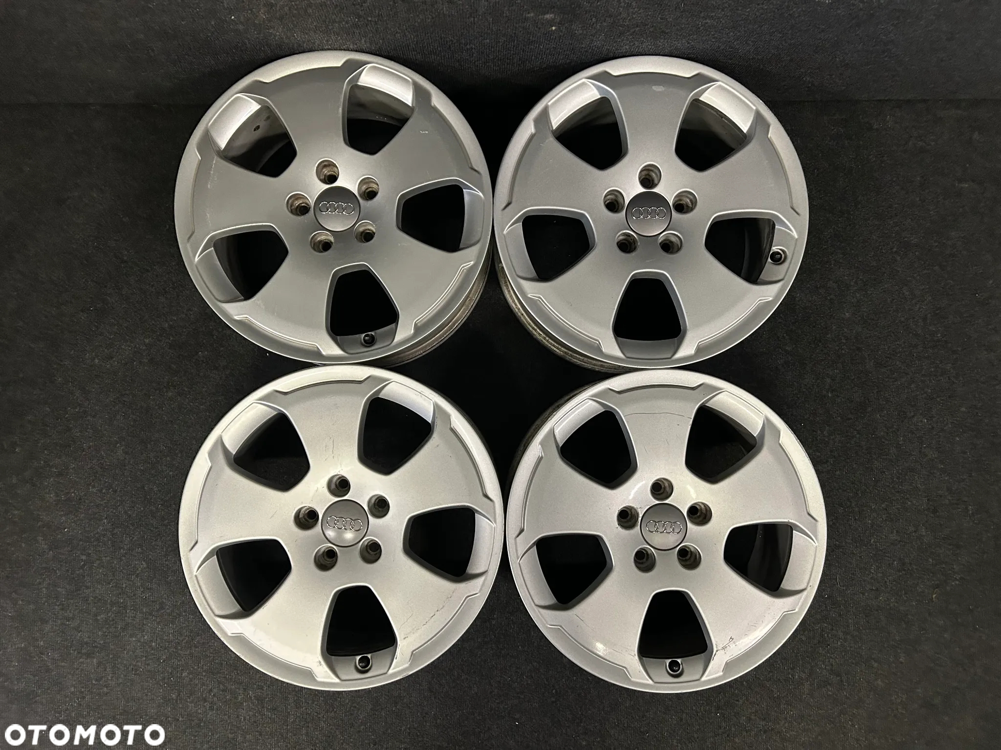 Alufelgi Audi A3 8P0, 8V0, A4 B6, B7 17 cali 5x112 4szt. - 2