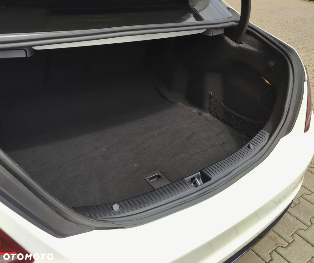 Mercedes-Benz Klasa C 300 7G-TRONIC - 28