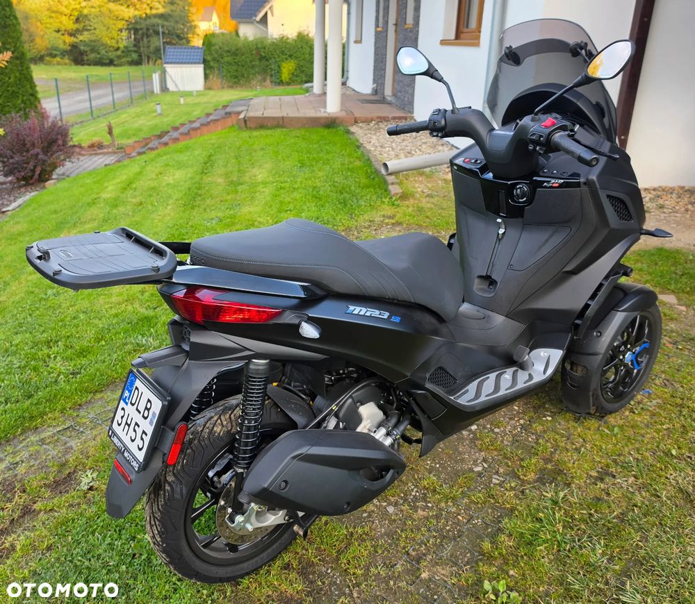 Piaggio MP-3 - 7
