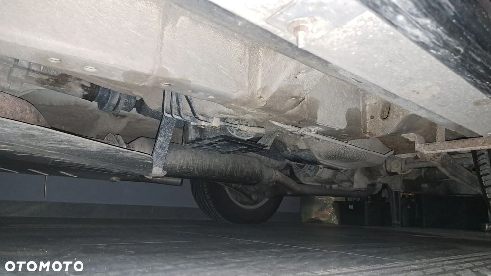 Suzuki Grand Vitara 2.4 Premium - 12