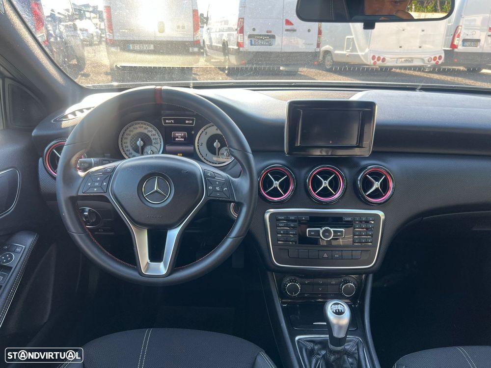 Mercedes-Benz A 180 d AMG Line - 9