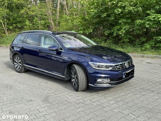 Volkswagen Passat - 1