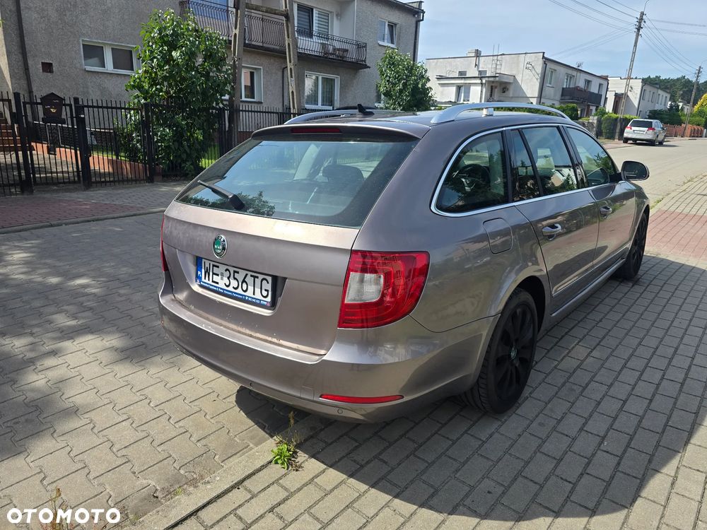 Skoda Superb 2.0 TDI Elegance DSG - 6
